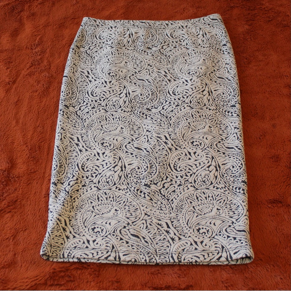 Comfy stretchy pencil skirt